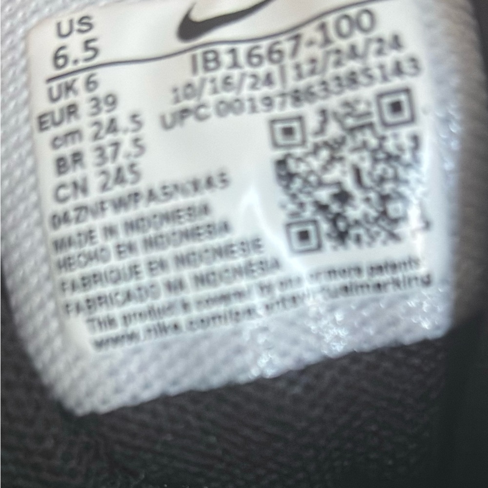 Nike Air Max 95 Green Accent Sneakers Men’s 6.5 / Women’s 8 – Like New - Picture 3 of 5